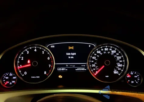 2013 Volkswagen Touareg V6 z USA, uszkodzony, nr VIN WVGEF9BP5DD011864